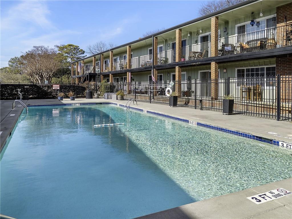 1705 Monroe Drive NE Unit E10