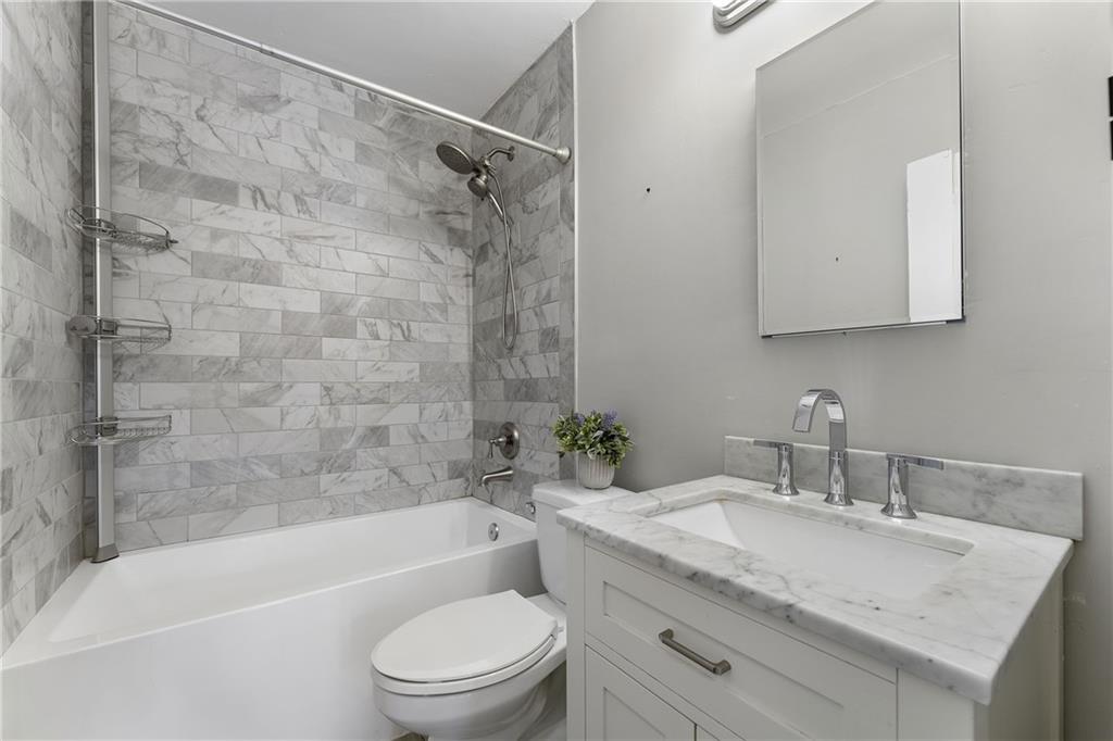 1705 Monroe Drive NE Unit E10