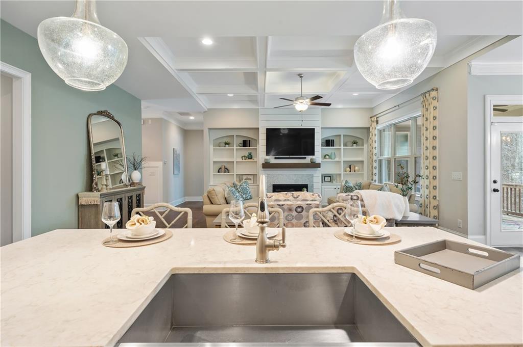733 Creekside Bend