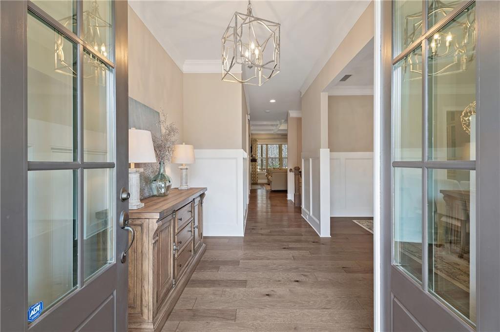 733 Creekside Bend