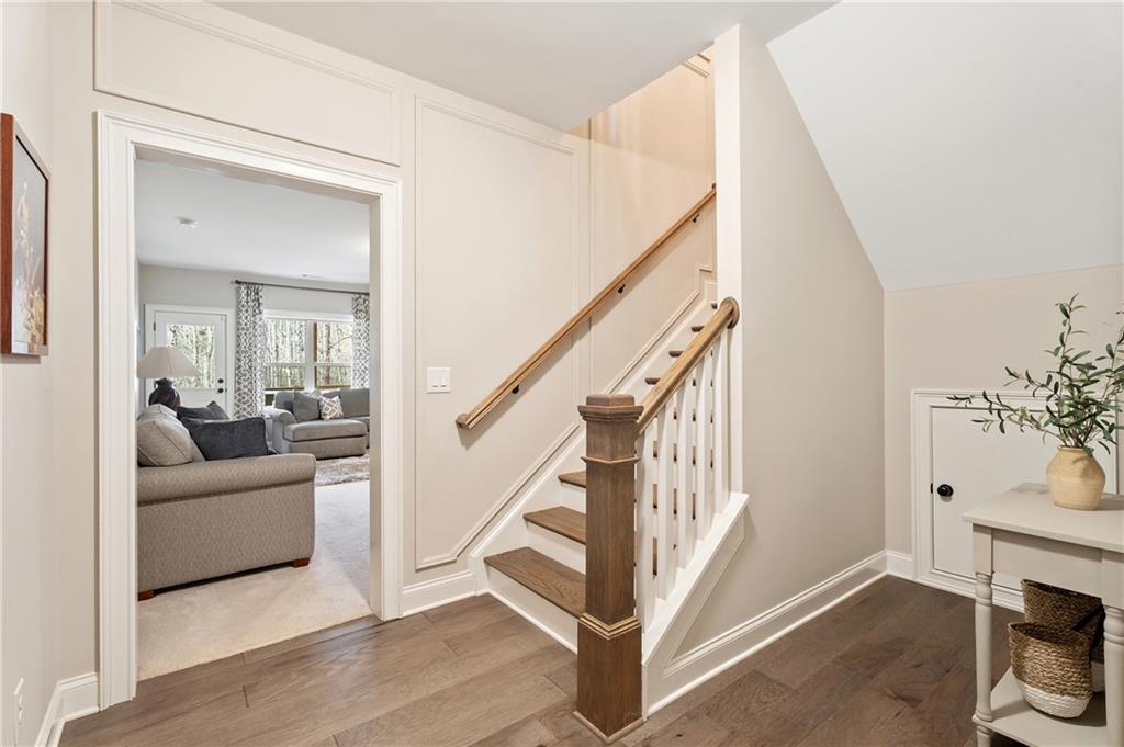 733 Creekside Bend