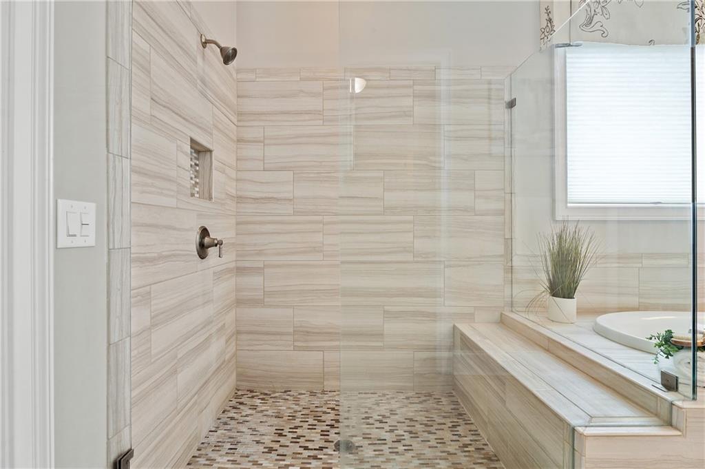733 Creekside Bend