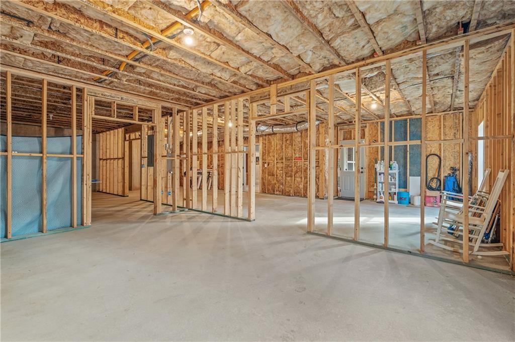 733 Creekside Bend