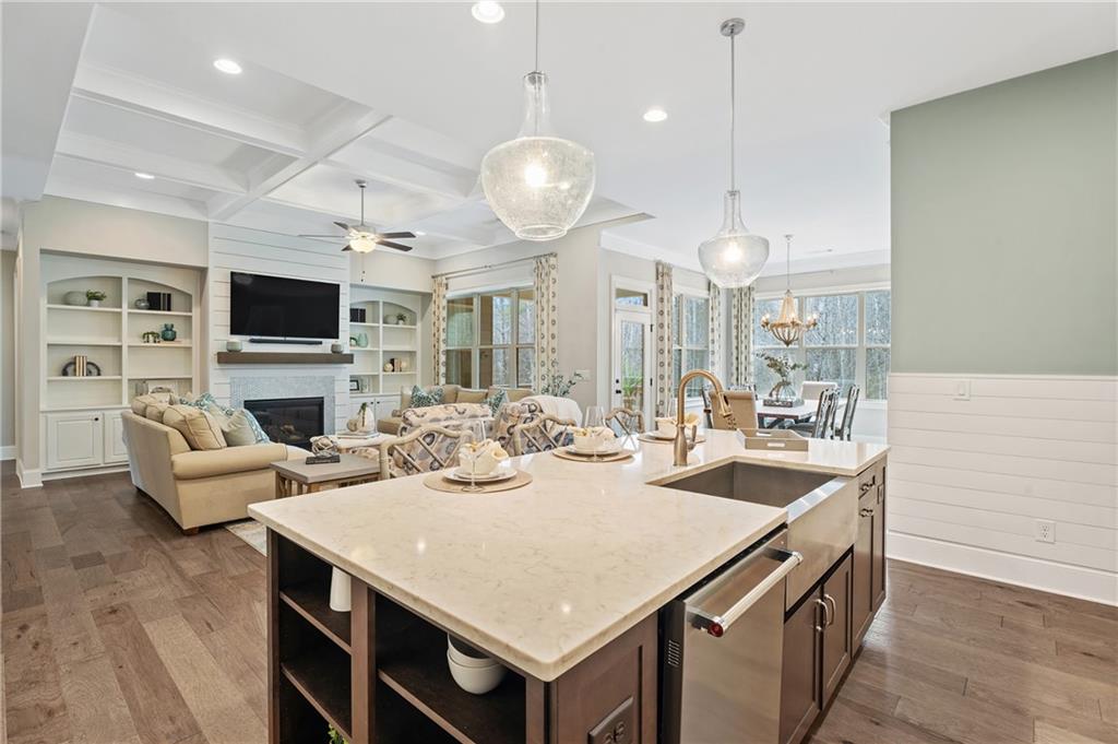 733 Creekside Bend