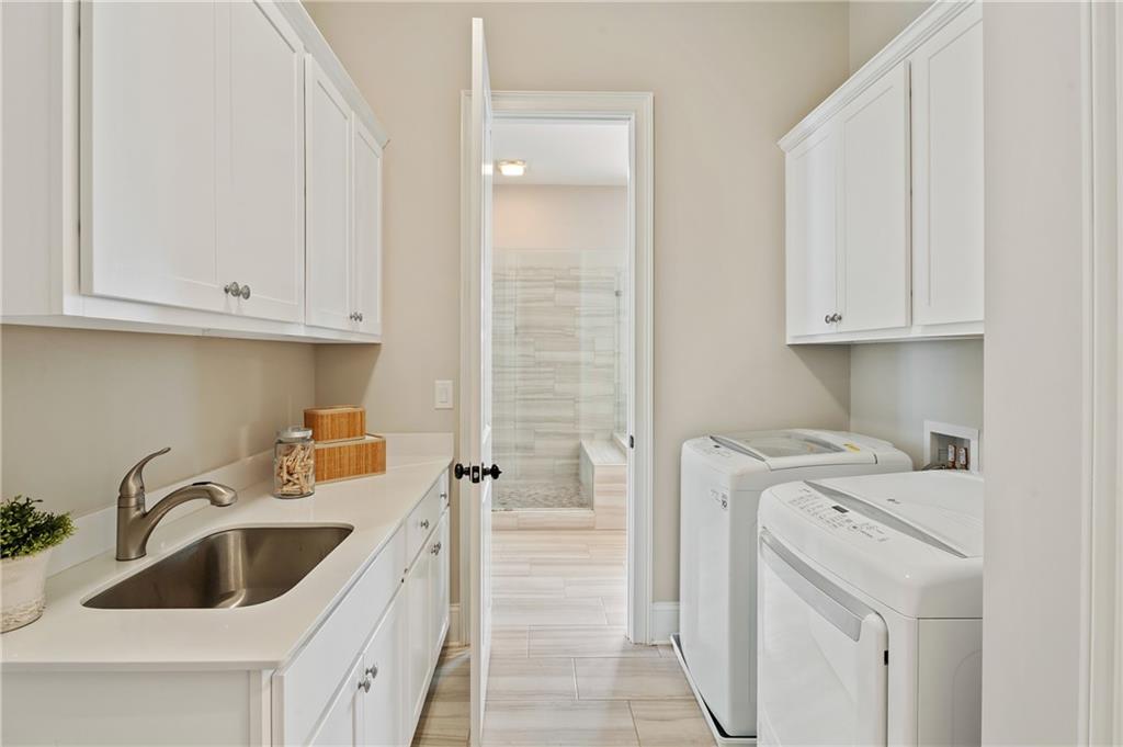 733 Creekside Bend