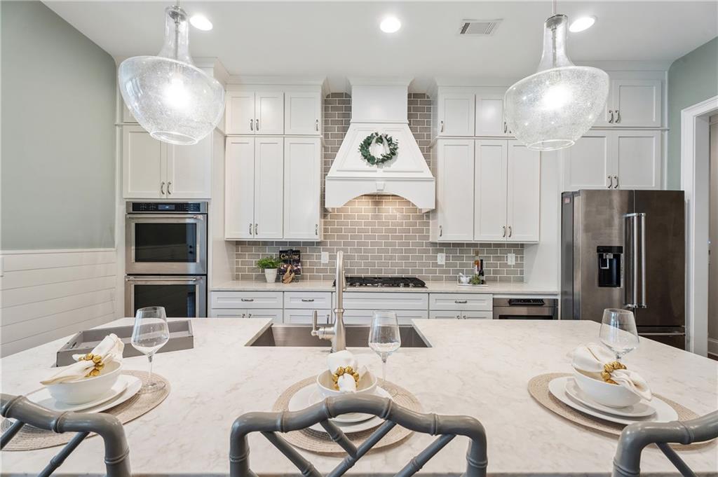 733 Creekside Bend