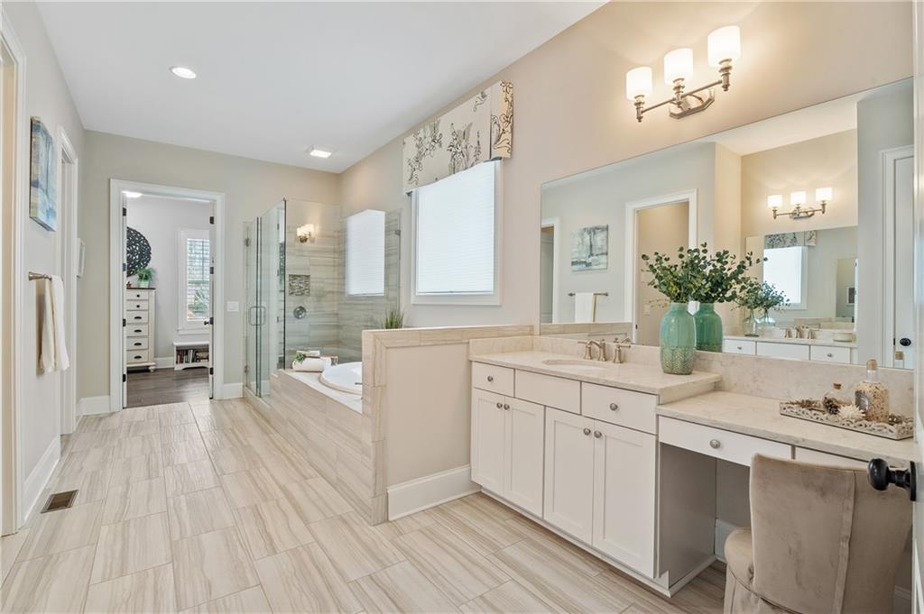 733 Creekside Bend