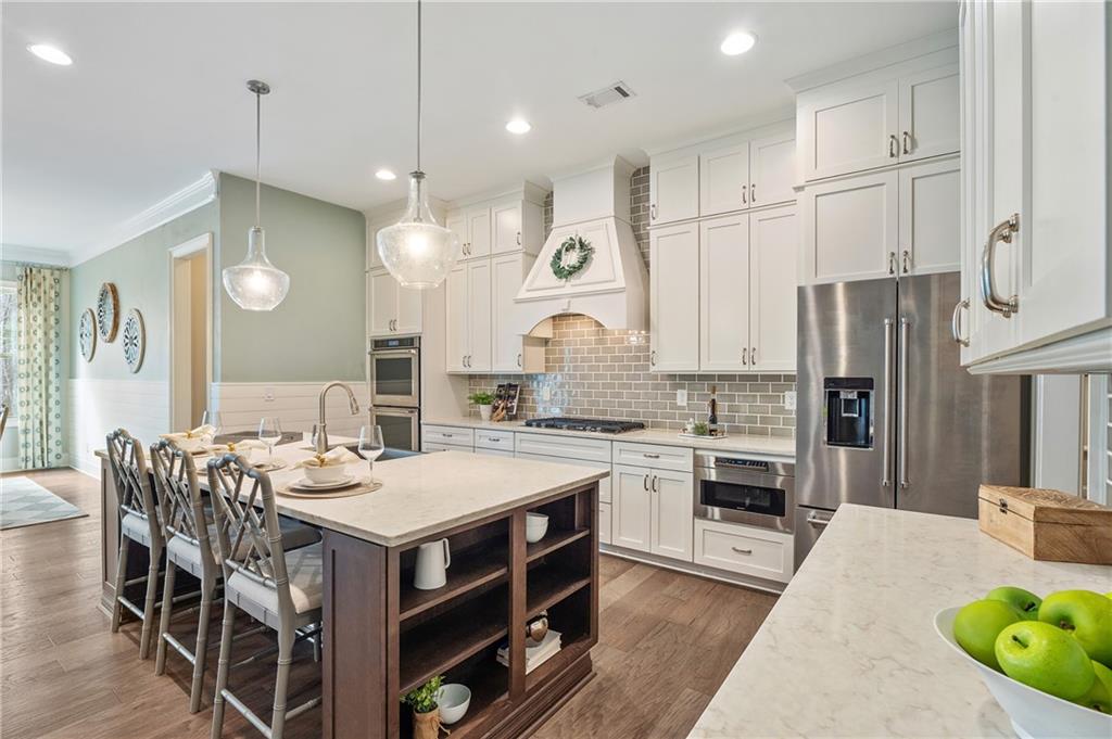 733 Creekside Bend