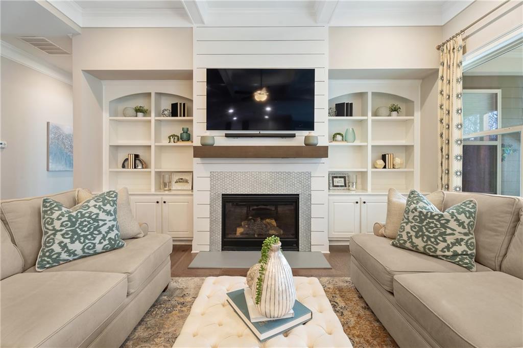 733 Creekside Bend