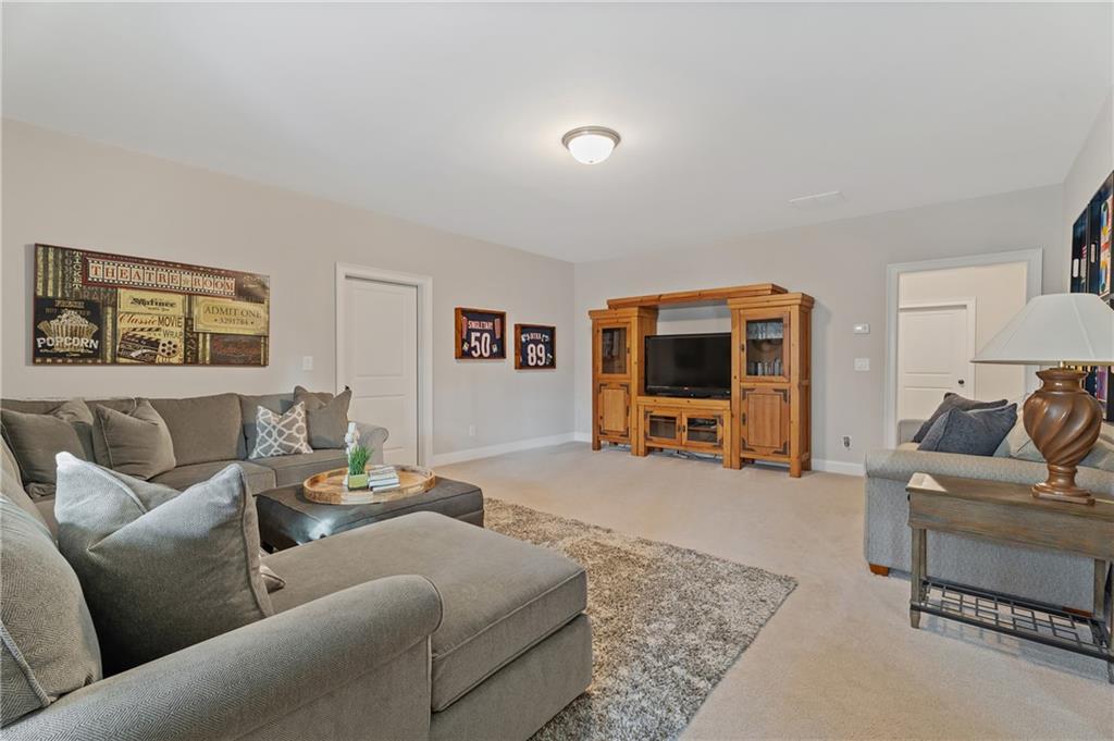 733 Creekside Bend