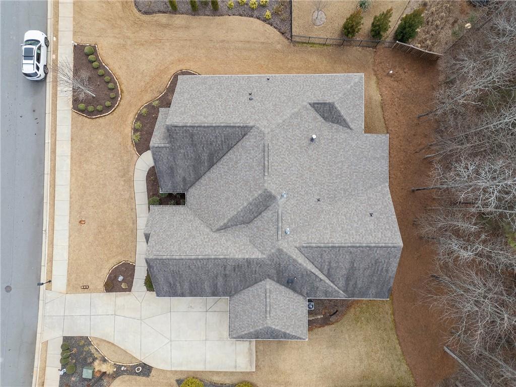 733 Creekside Bend