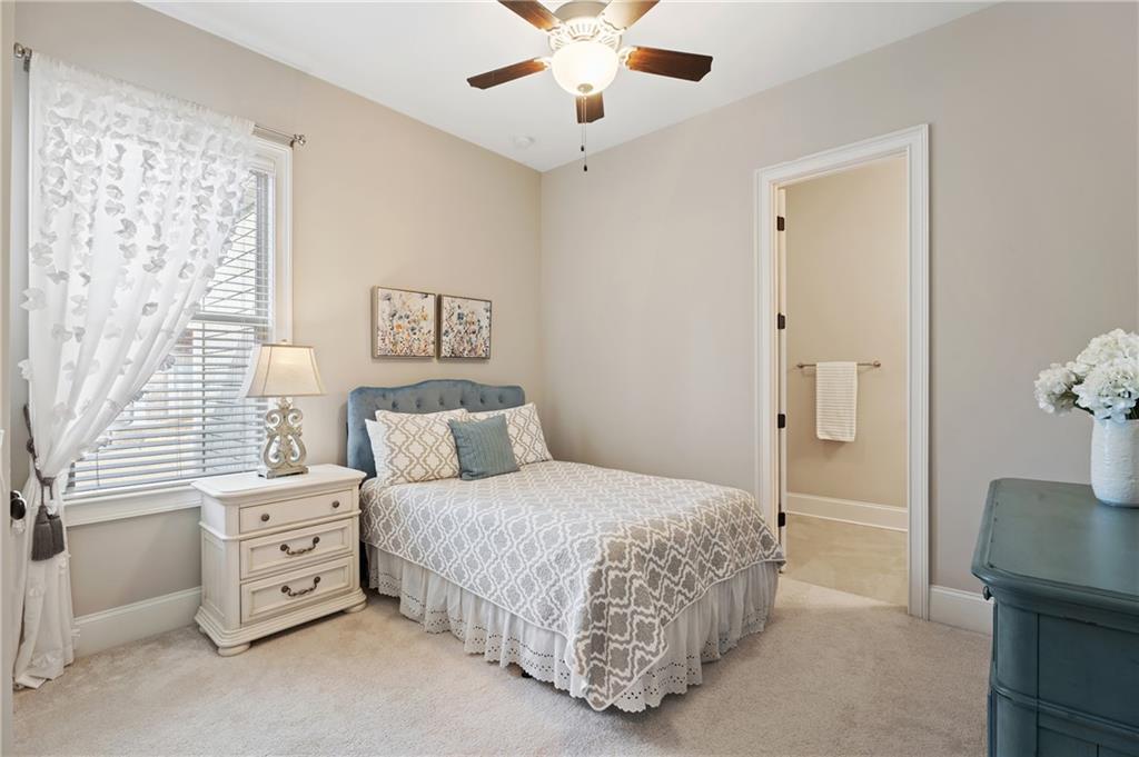 733 Creekside Bend