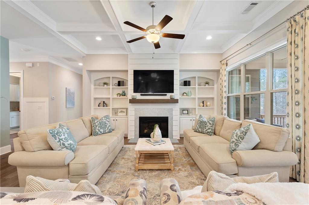 733 Creekside Bend