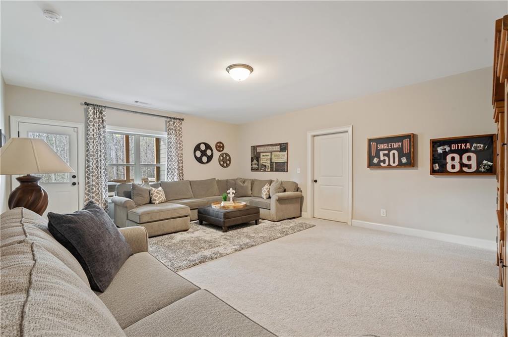 733 Creekside Bend