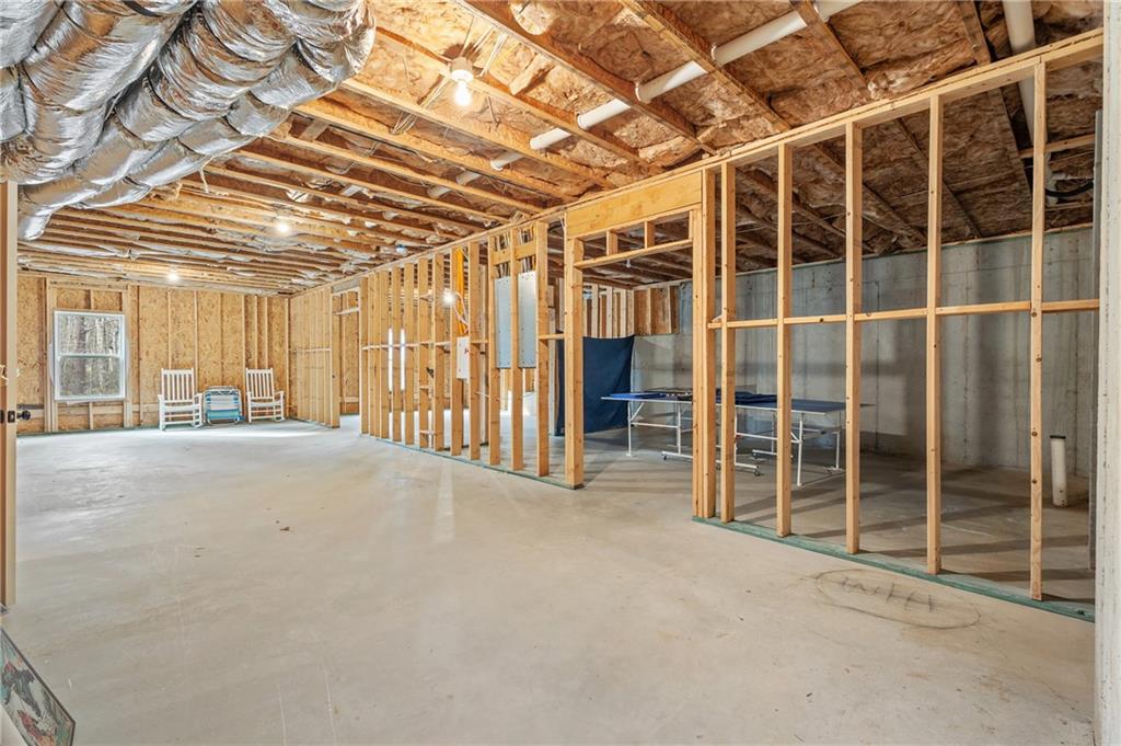 733 Creekside Bend