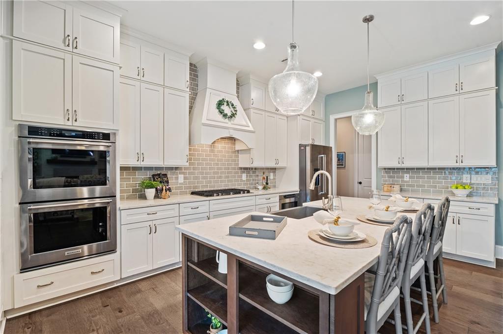 733 Creekside Bend