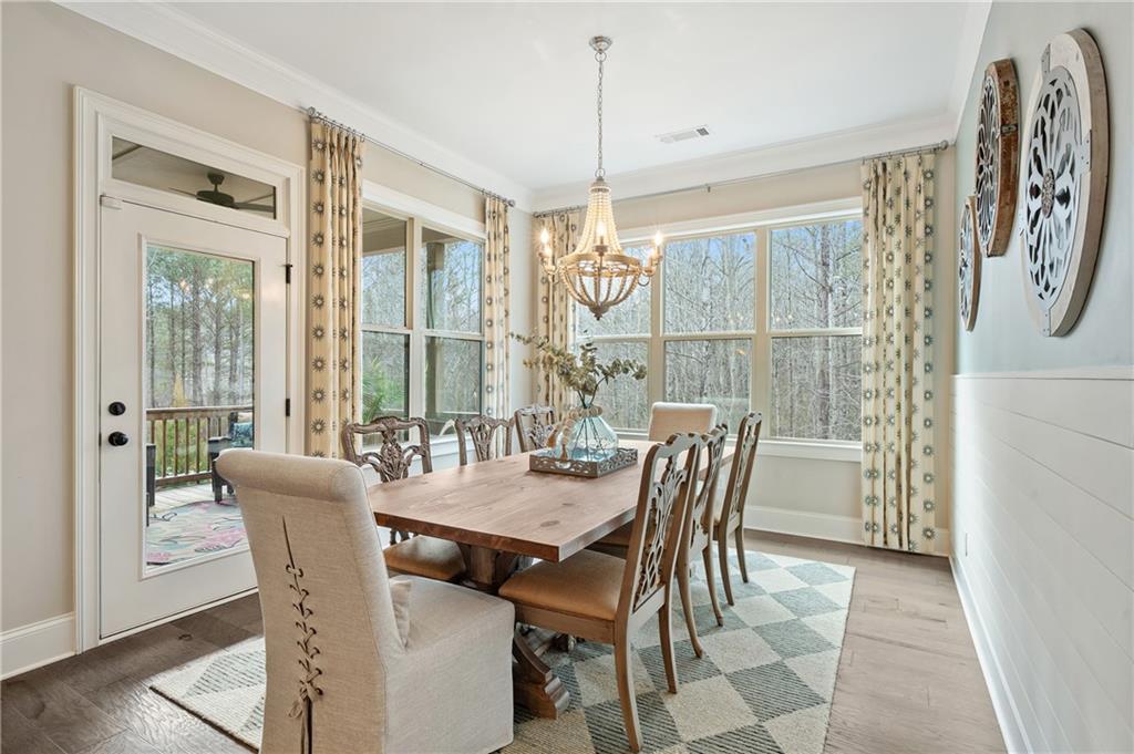 733 Creekside Bend