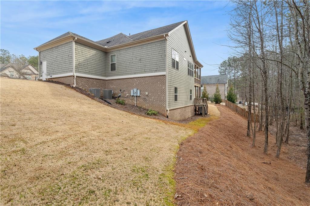 733 Creekside Bend