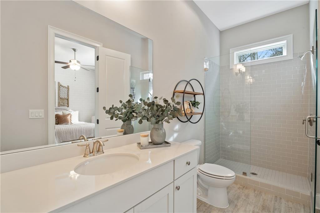 733 Creekside Bend