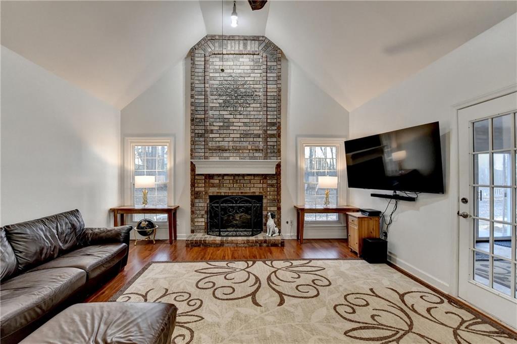 2530 Peregrine Trail