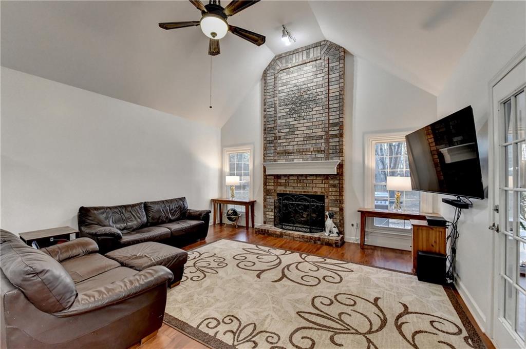 2530 Peregrine Trail