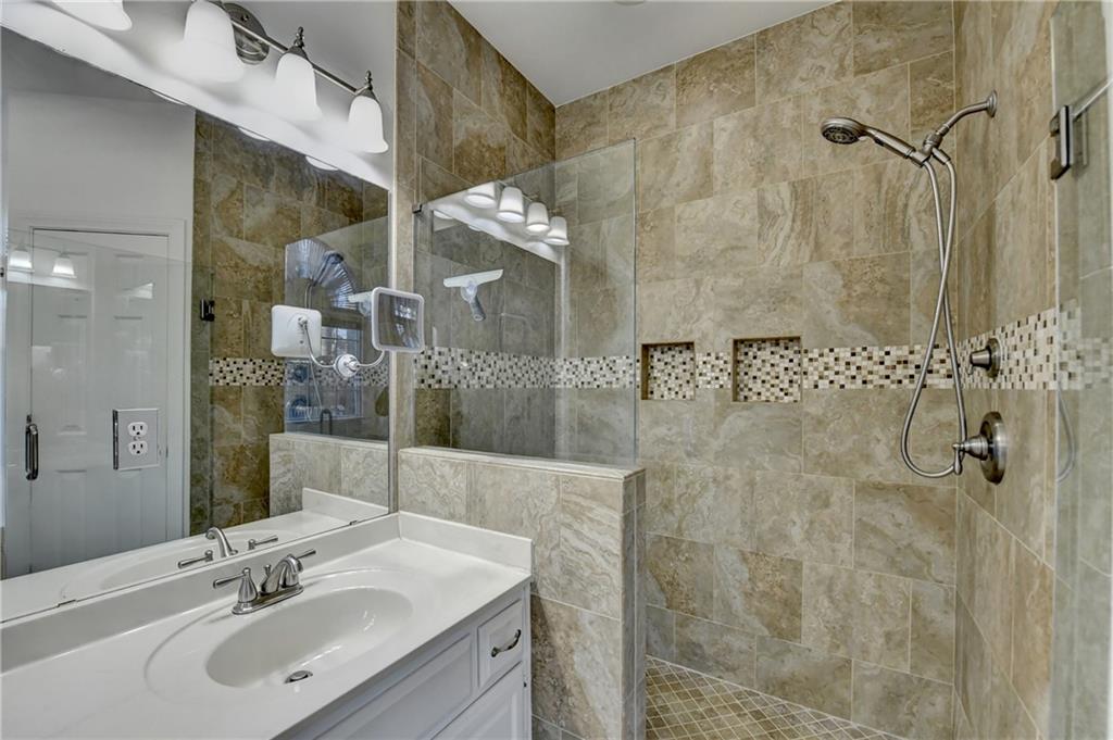 2530 Peregrine Trail
