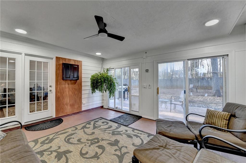2530 Peregrine Trail