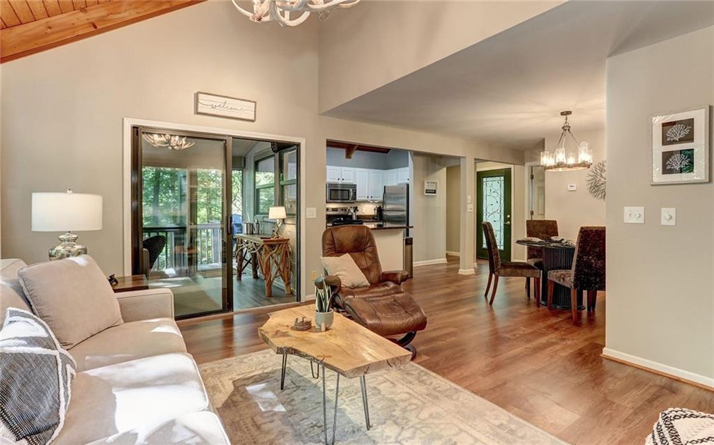 67 Laughing Fox Knoll