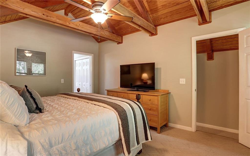 67 Laughing Fox Knoll