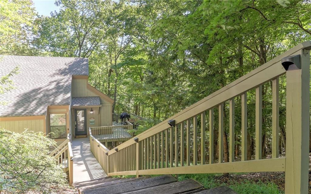 67 Laughing Fox Knoll