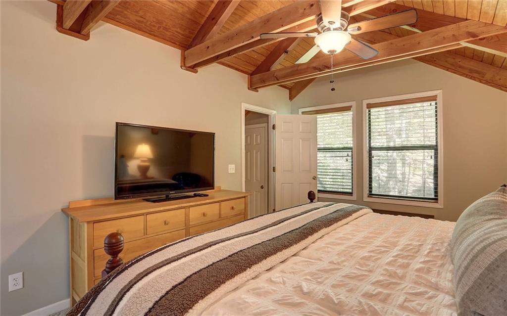 67 Laughing Fox Knoll