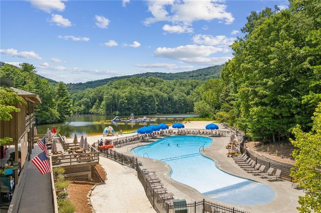 67 Laughing Fox Knoll
