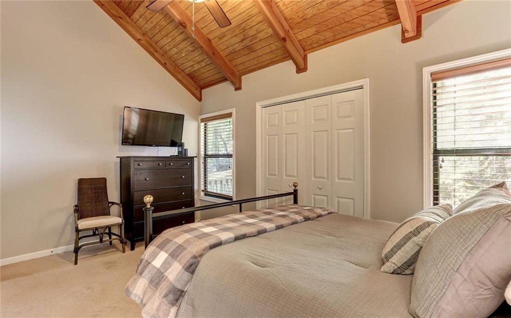 67 Laughing Fox Knoll