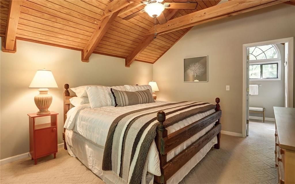 67 Laughing Fox Knoll