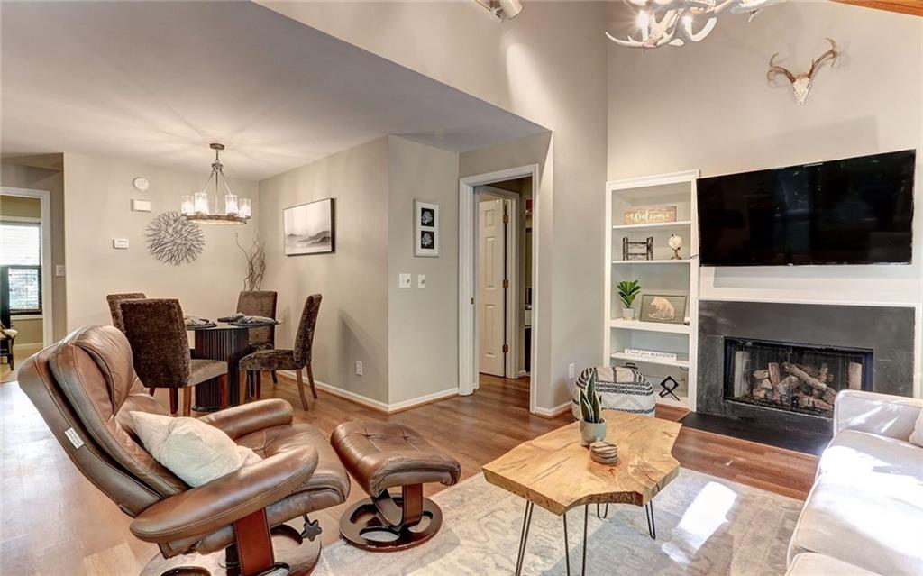 67 Laughing Fox Knoll