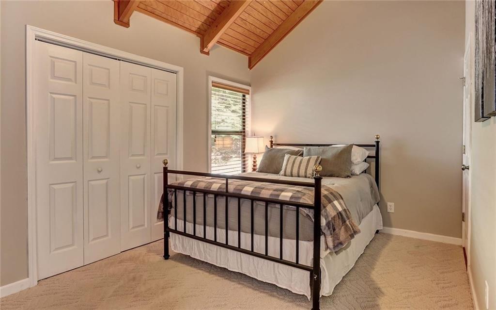 67 Laughing Fox Knoll