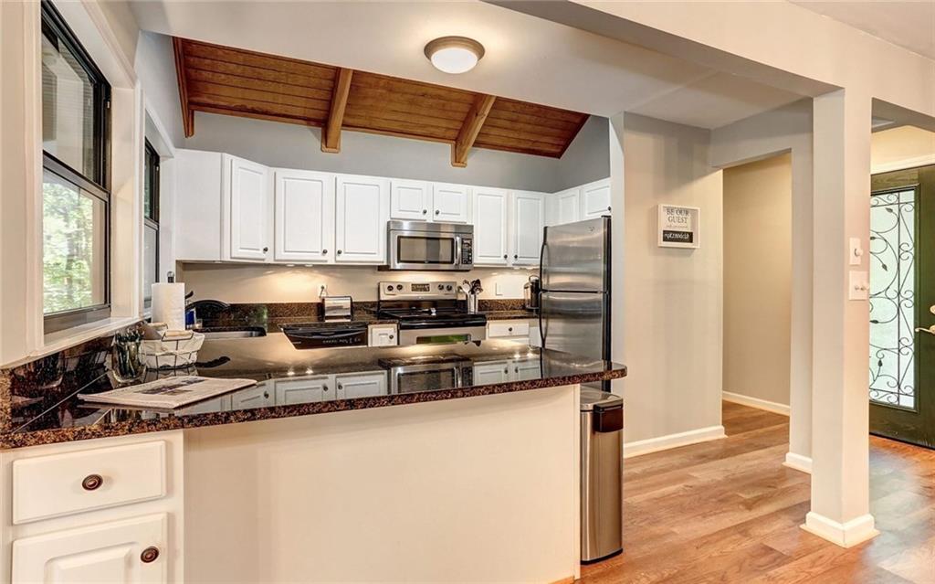 67 Laughing Fox Knoll