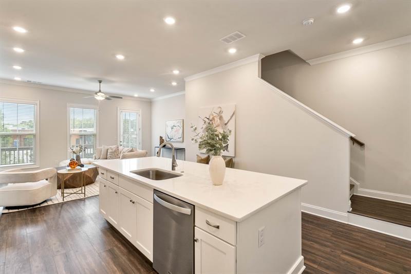 1855 La Dawn Lane NW