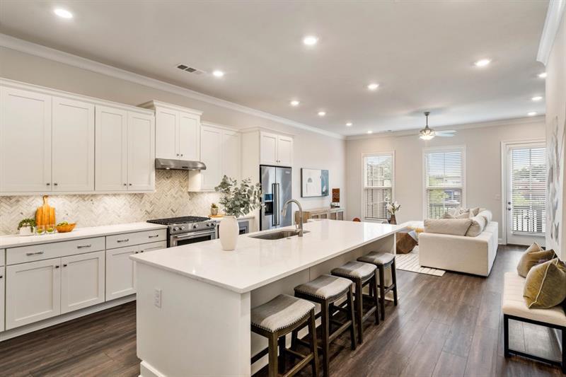 1855 La Dawn Lane NW