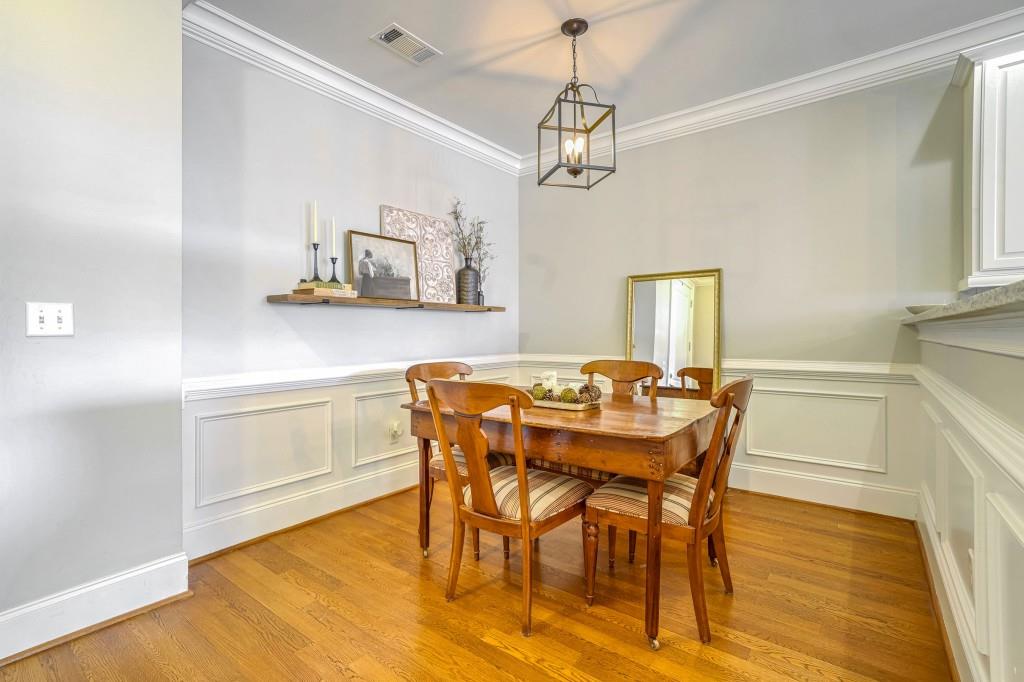 2300 Peachford Road Unit 1304
