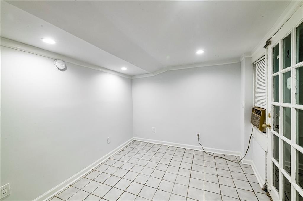 830 Barnett Street NE Unit 8