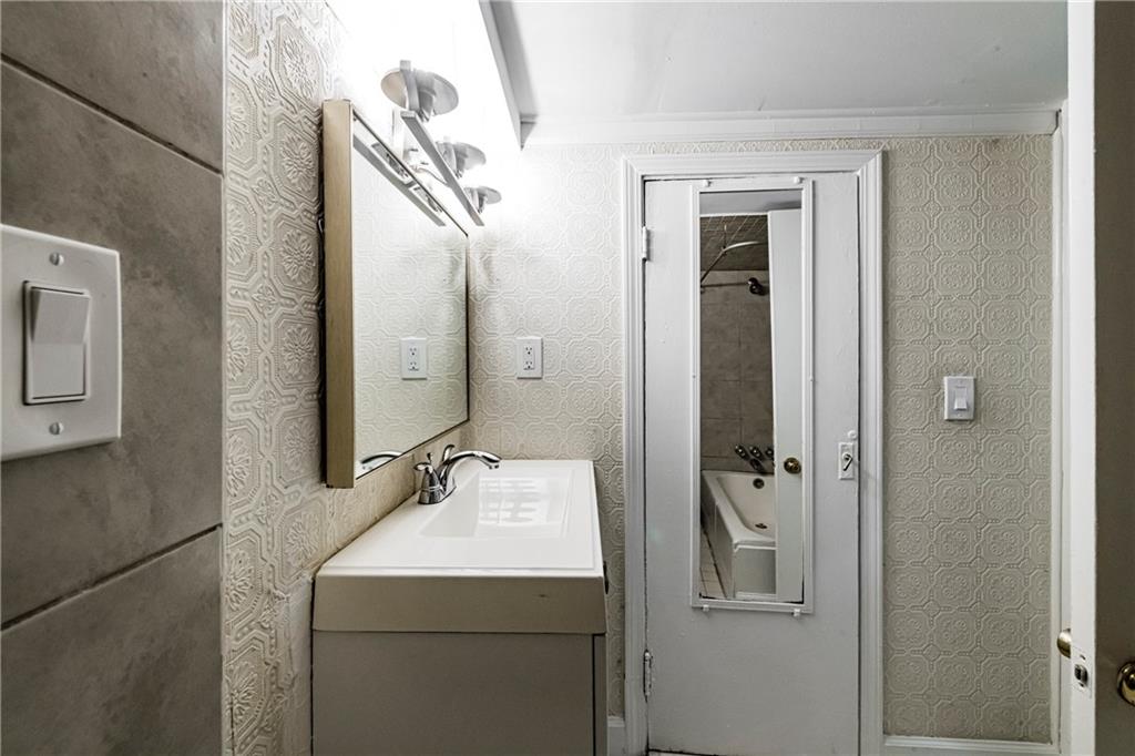830 Barnett Street NE Unit 8