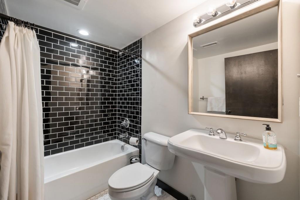 5434 Peachtree Road Unit 115