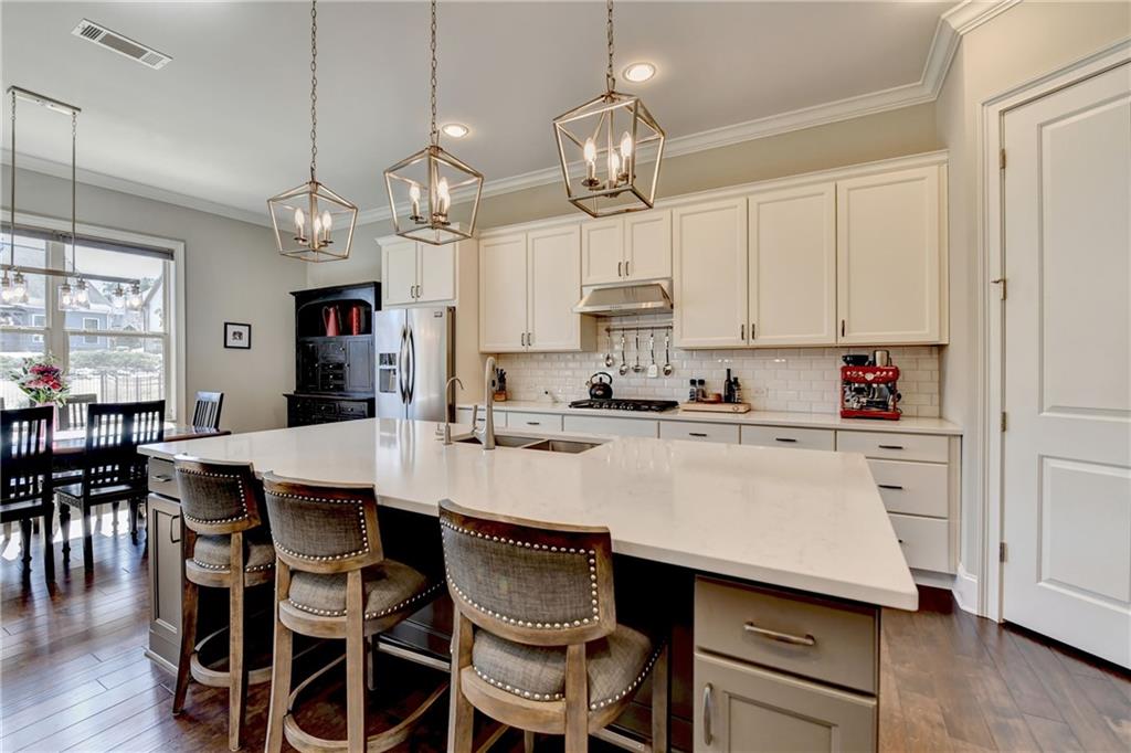 3905 Alister Park Drive