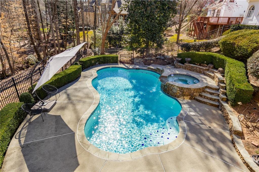 715 Newport Hollow