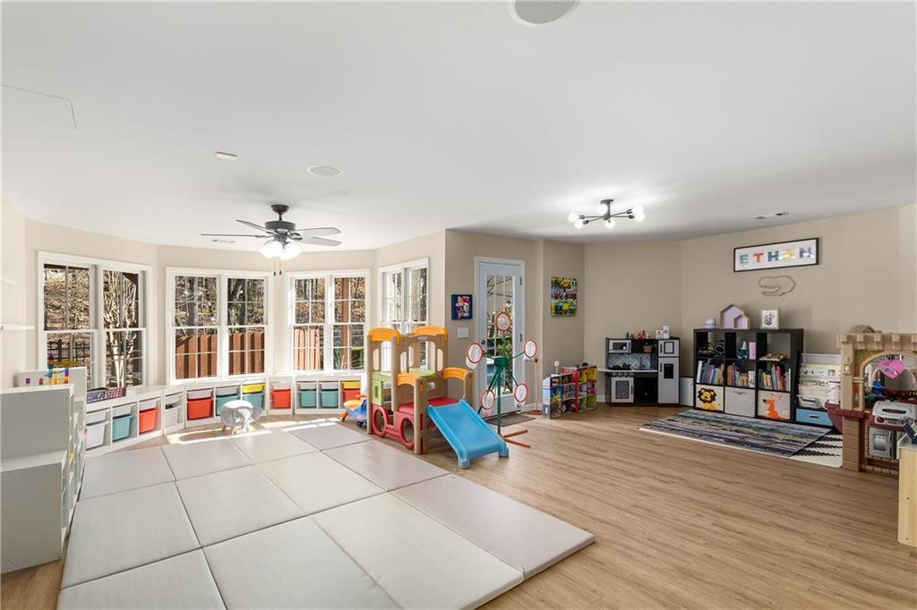 715 Newport Hollow