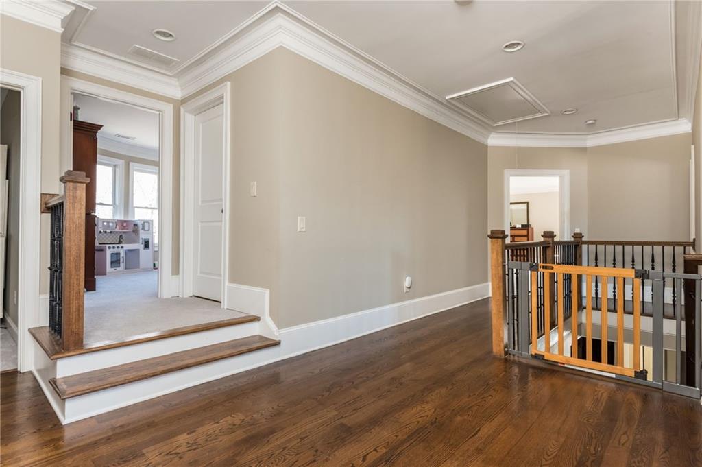 5175 Wilshire Crossing