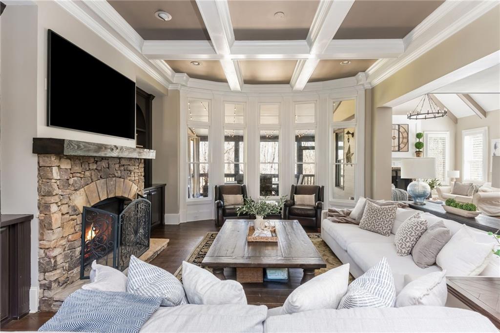 5175 Wilshire Crossing