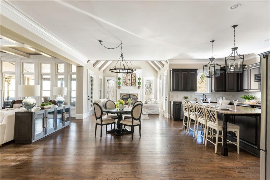 5175 Wilshire Crossing