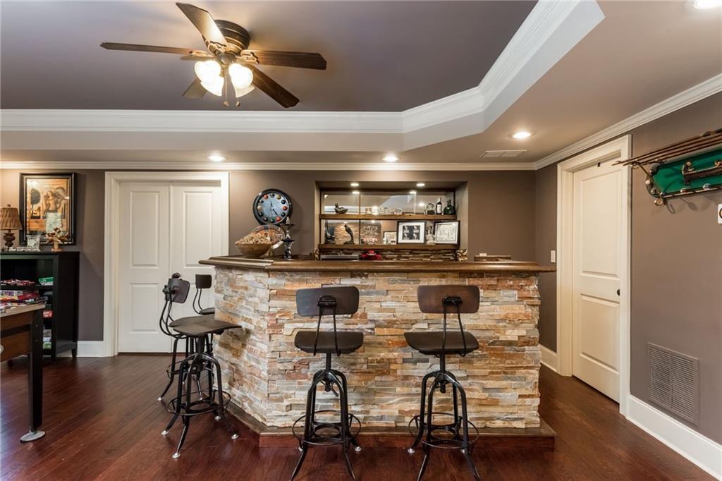 5175 Wilshire Crossing